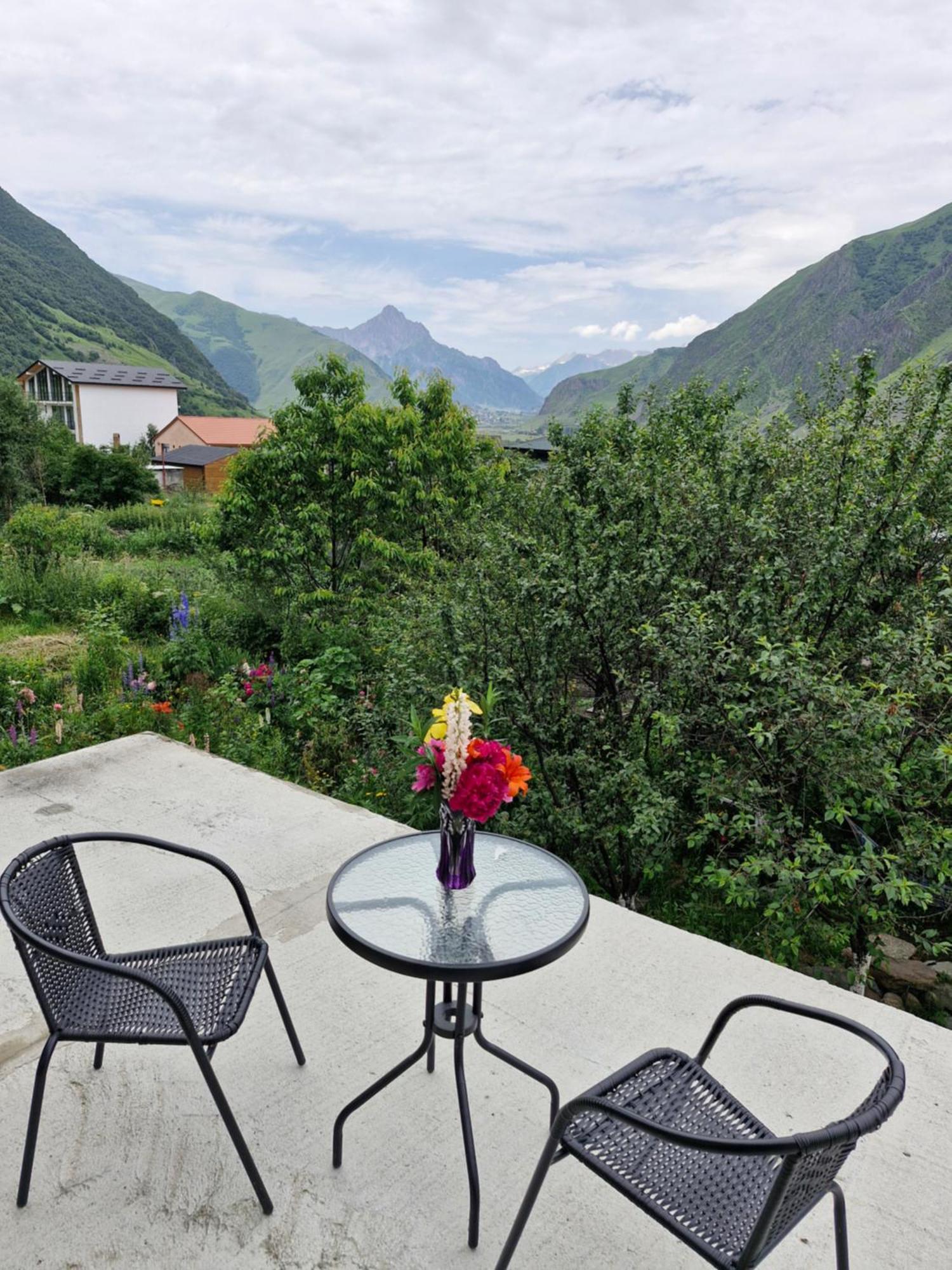 Maiko Guest House Kazbegi Exterior foto