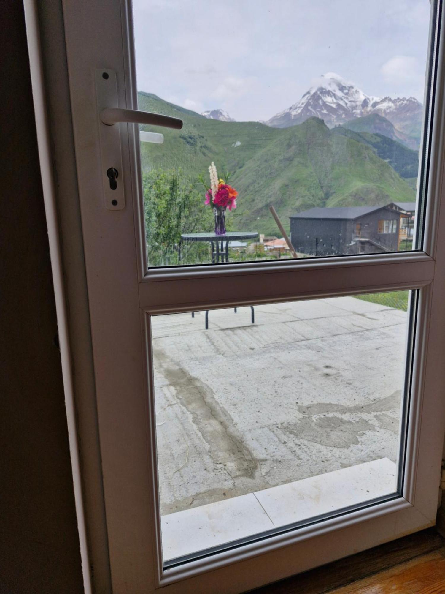 Maiko Guest House Kazbegi Exterior foto